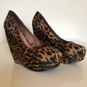 Cheetah Print Wedges 🖤